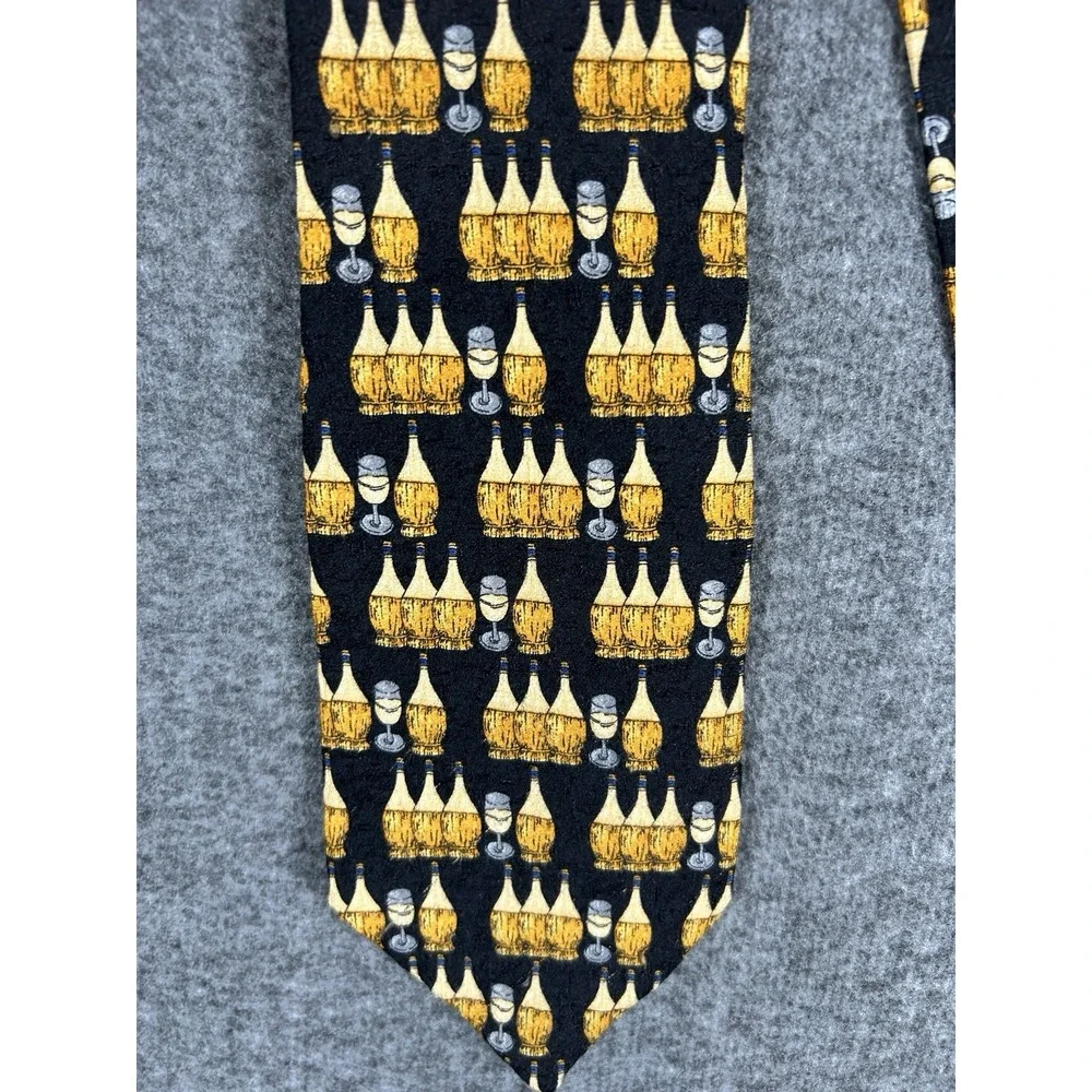 ERMENEGILDO ZEGNA Men's 100%‎ Silk Necktie ITALY Wine Bottles Black Gold